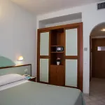 Gli Ulivi 3*